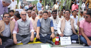 उखु किसानका माग जायज छन्, सरकारले पूरा गर्नुपर्छ : श्रेष्ठ