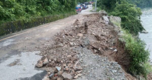 काठमाडौं–मन्थली सडक अवरुद्ध