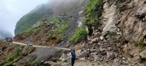 बेनी–जोमसोम र बेनी–दरबाङ सडक अवरुद्ध