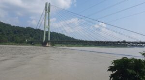 कर्णाली नदीमा हाम फालेर दुई युवायुवती बेपत्ता, खोजी जारी