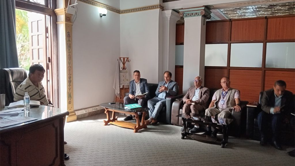 पुराना कार र भ्यानलाई विद्युतीय गाडीमा परिणत गर्न अनुमति दिने तयारी हुँदै छ: शिक्षामन्त्री पुन