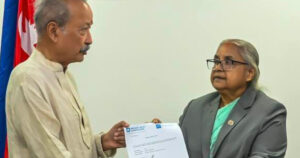 कांग्रेस नेता दिव्यमणिले गरे पुनर्निर्माण कोषमा ५१ लाख सहयोग