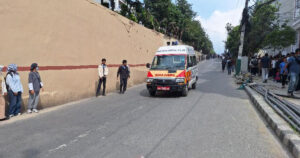 प्रदर्शनमा घाइतेलाई अस्पताल लैजान काठमाडौँ महानगरले खटायो १५ एम्बुलेन्स