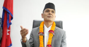 गृहमन्त्री अर्यालको पहिलो निर्णय : राष्ट्रिय शोक मनाउने, झण्डा आधा झुकाउने