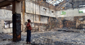 ध्वस्त भयो कोशीको प्रदेश सभा, आगोले नभेटेका सामान चोरी