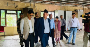 क्षतिग्रस्त क्षेत्रमा लुम्बिनी प्रदेशका मुख्यमन्त्री आचार्यको अनुगमन