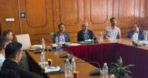 ठेक्का तोडिएका सडक–पुल योजना छिटो अघि बढाउन मन्त्री घिसिङको निर्देशन, नयाँ टेण्डर तत्काल सुरु