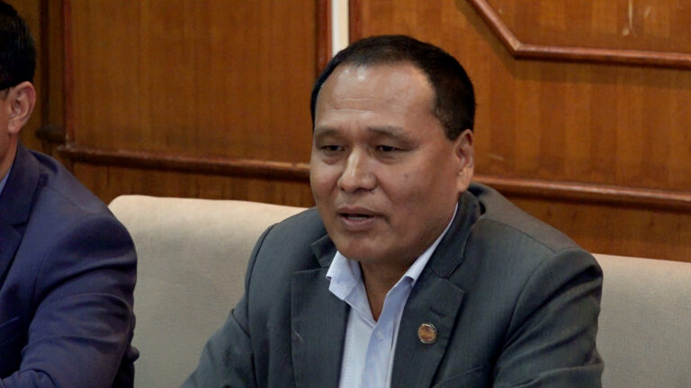 पेट्रोलियम पदार्थमा भइरहेको मूल्य घटाउन सरकारसँग माग