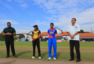 मलेसियाले टस जित्यो, नेपालले पहिला बलिङ गर्दै