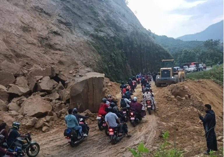 रुकुमपूर्वको मध्यपहाडी लोकमार्गमा राति सवारी चलाउन रोक