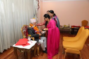 राष्ट्रपति पौडेलबाट शुभसाईतमा बहिनीहरूबाट तिहारको टीका ग्रहण