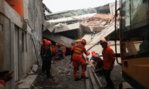 इन्डोनेसियामा विद्यालय भवन ढल्दा ९१ जनाको मृत्यु, अझै उद्धार कार्य जारी