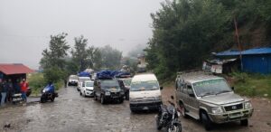 पहिरोले अवरुद्ध भएको पृथ्वीराजमार्ग दुईतर्फी खुल्यो