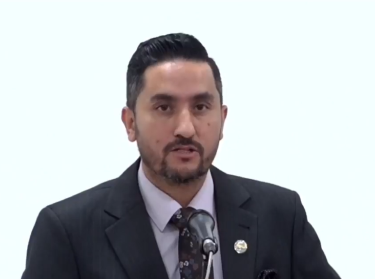 एनआरएनएलाई राजनीतिबाट अलग्गै राख्नुपर्छ : सञ्चारमन्त्री खरेल