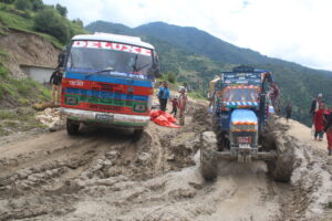 राष्ट्रिय सडक सञ्जालमा जोडिएको १४ वर्ष वितेपनि मुगुमा सडक कालोपत्रे हुन सकेन