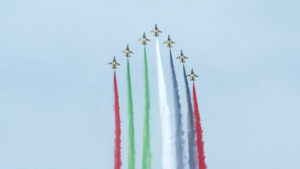 दुबई एयर शो २०२५ मा प्रभावशाली हवाई प्रदर्शन