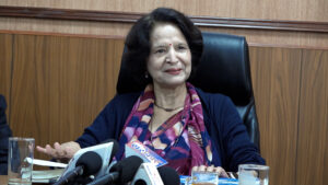 वीर अस्पतालको निरीक्षण गर्दै मन्त्री गौतमले भनिन् : परामर्श सेवामा सुधार गर्नुहोस