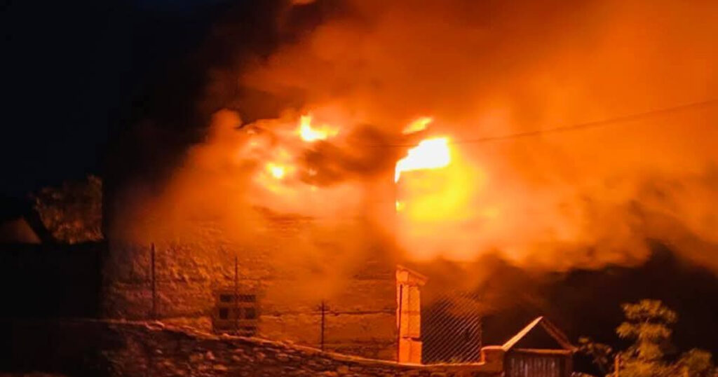 हुम्लाको एक विद्यालयमा आगलागी हुँदा सम्पुर्ण शैक्षिक सामाग्री खरानी