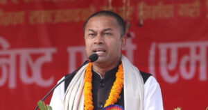 मधेशका नवनियुक्त मुख्यमन्त्री सरोजकुमार यादवले पत्रकार सम्मेलन गर्दै