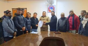 तीन बुँदे मागसहित सर्लाहीका उखु किसानद्वारा ज्ञापनपत्र, सात दिनको अल्टिमेटम