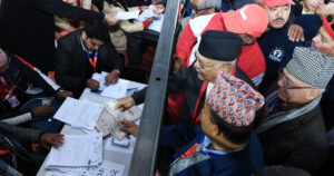 केपी ओलीले गराए उम्मेदवारी दर्ता