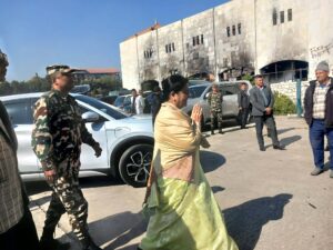 संसद भवन अवलोकन गर्न नयाँ बानेश्वर पुगिन् पूर्वराष्ट्रपति भण्डारी