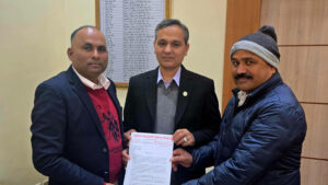 कवाड व्यवसायीले गृहमन्त्रीलाई बुझाए ५ बुँदे मागसहित ज्ञापनपत्र​​