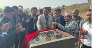 मन्त्री कुलमान घिसिङबाट बर्दिया—कैलाली जोड्ने दौलतपुरघाट पुलको शिलान्यास