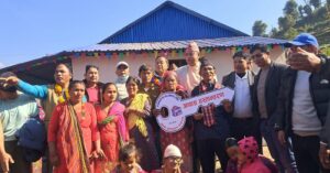 मुख्यमन्त्री बानियाँको व्यक्तिगत पहलमा विपन्न चेपाङ दम्पतीलाई सुरक्षित आवास