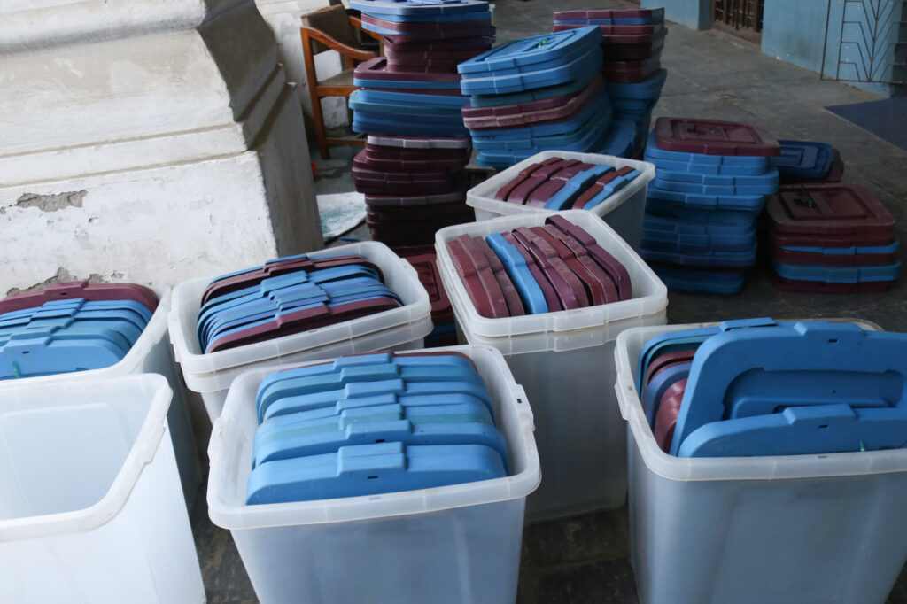 ७५ जिल्लामा पुर्‍याइयो निर्वाचन सामग्री र मतपत्र