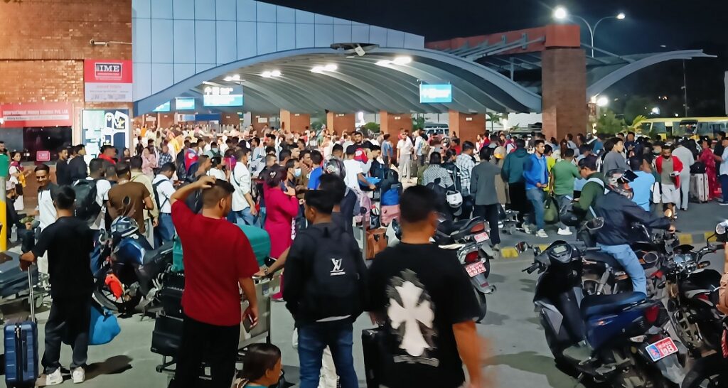 चीन जान लागेकी स्विस महिला त्रिभुवन विमानस्थलबाट पक्राउ, ठूलो परिमाणमा विदेशी मुद्रा बरामद