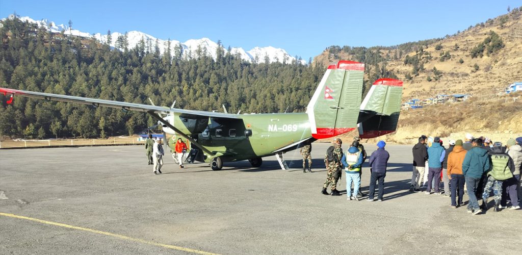 सेनाले ४३ जिल्लामा पुर्‍यायो निर्वाचन सामग्री