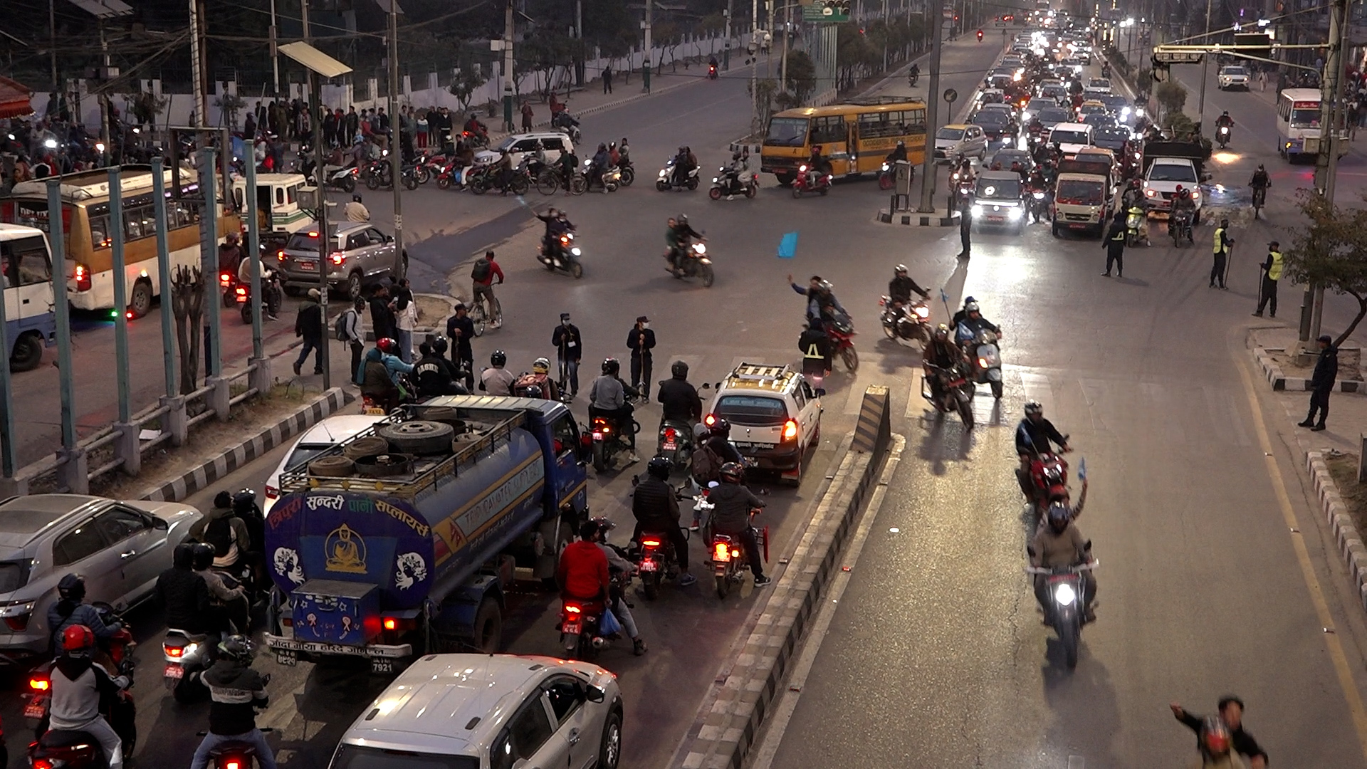 काठमाडौँ उपत्यकाभर रास्वपाको ‘जनसम्पर्क तथा घण्टी अभिवादन कार्यक्रम’