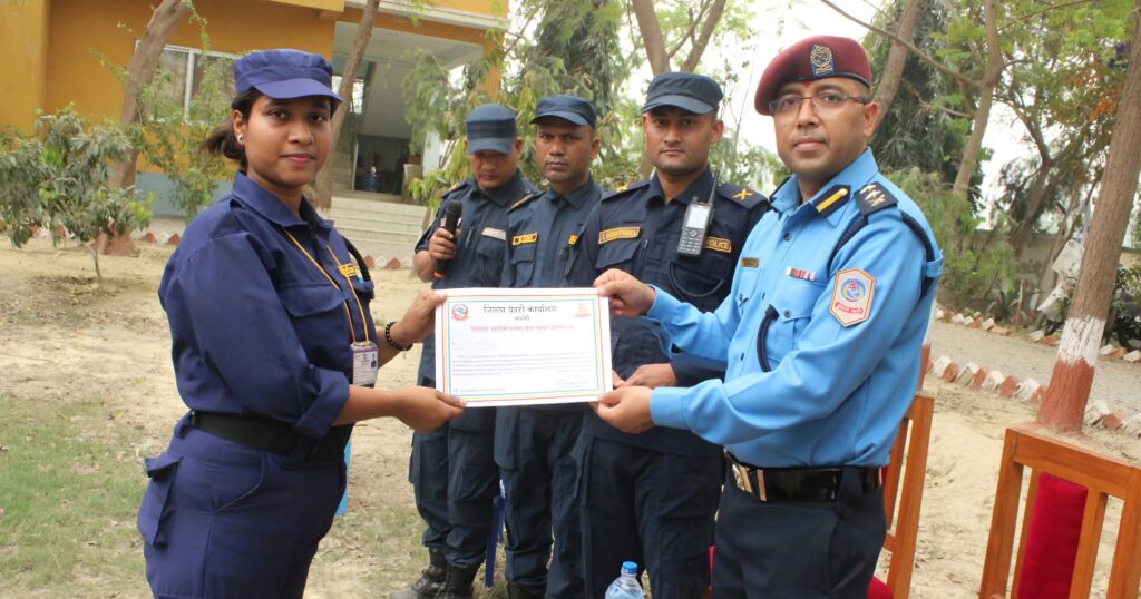 सर्लाहीमा निर्वाचन सुरक्षामा खटिएका प्रहरीलाई विदाई