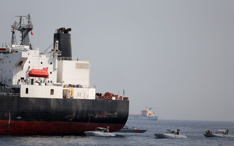 दुबईमा कुवेती तेल ट्यांकरमा लागेको आगो नियन्त्रणमा