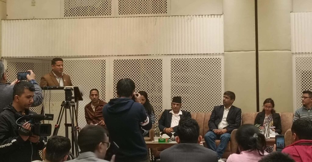 नेपाललाई औषधिमा आत्मनिर्भर बनाउन सकिन्छ तर ऐन परिमार्जन गर्नुपर्छ : विप्लव अधिकारी