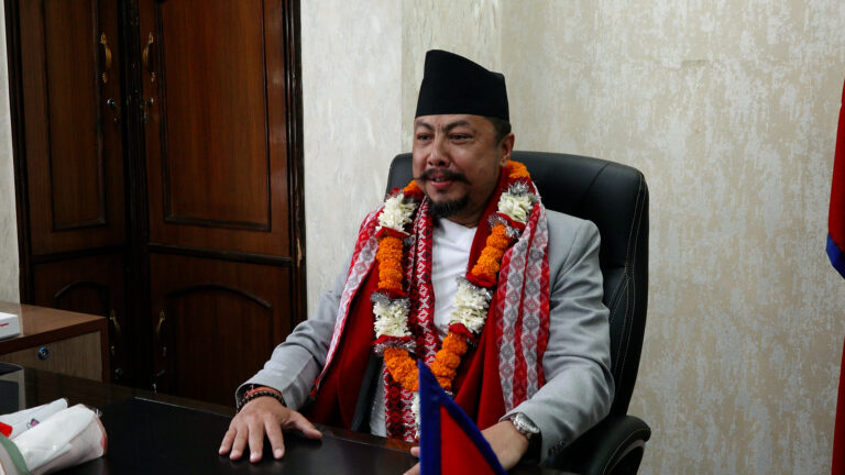 ऊर्जामन्त्री विराजभक्त श्रेष्ठले गरे पदबहाली