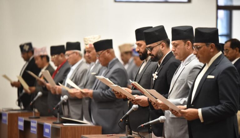 नवनिर्वाचित २७४ जना सांसदले लिए शपथ