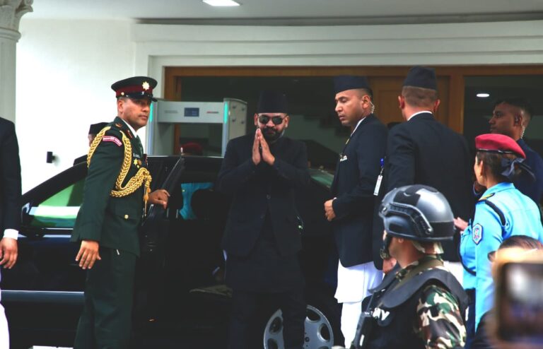 बालेन शाह पदभार ग्रहणका लागि प्रधानमन्त्री कार्यालय पुग्दा