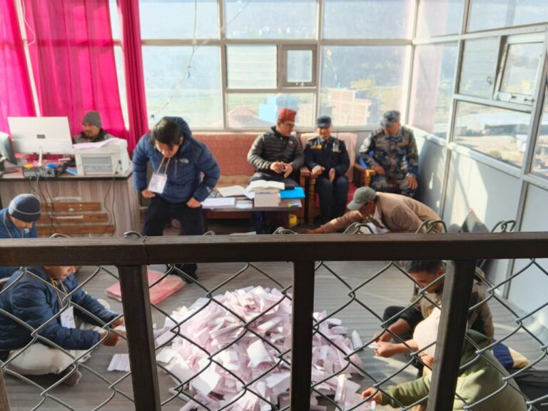 एक सय २७ स्थानको मतगणना जारी, रास्वपा ९२ स्थानमा अगाडि, कांग्रेस एमाले बराबर