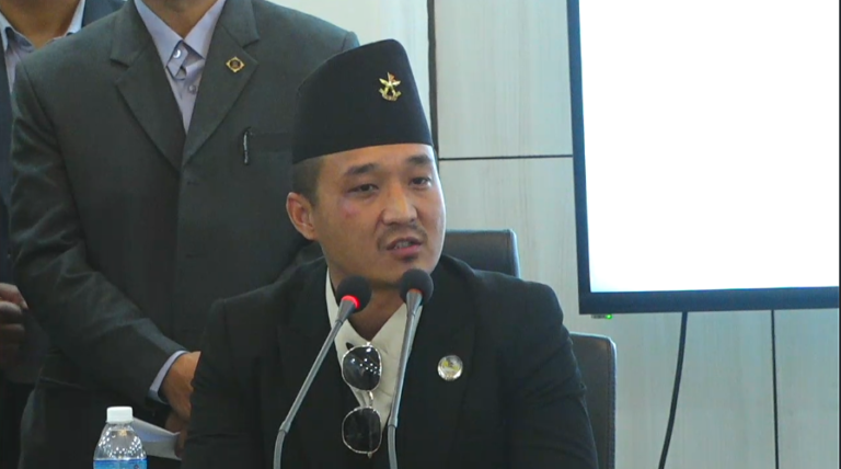 गृहमन्त्री सुदन गुरुङले गरे पदबहाली