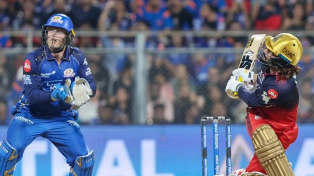 बैंगलुरुसँग मुम्बई इन्डियन्स १८ रनले पराजित