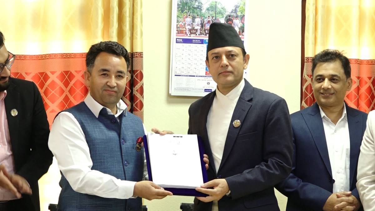 प्रतिनिधि सभा नियमावली मस्यौदा प्रतिवेदन सभामुखलाई हस्तान्तरण