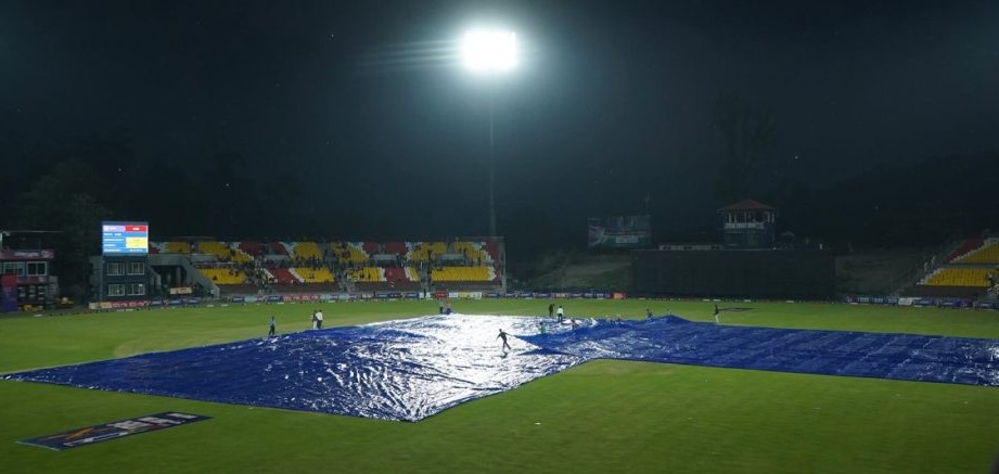 वर्षाका कारण नेपाल र युएईबीच जारी खेल बीचमै रोकियो