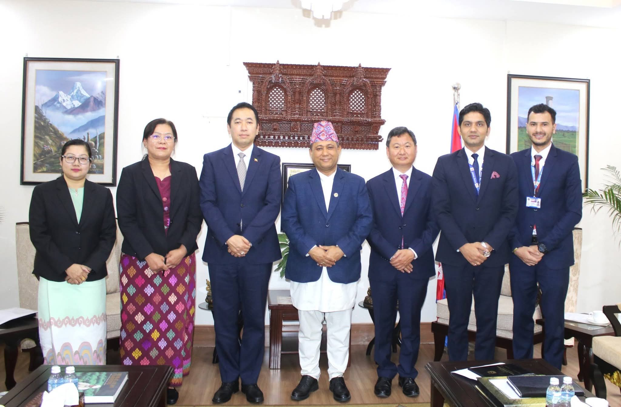 मन्त्री खनाल र म्यानमारका राजदूत थान्ट सिनबिच भेटवार्ता