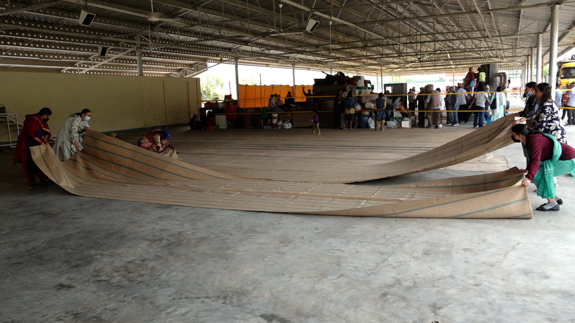 थापाथलीबाट १३ जना घरबारविहीनलाई राधास्वामी सत्संग लगियो