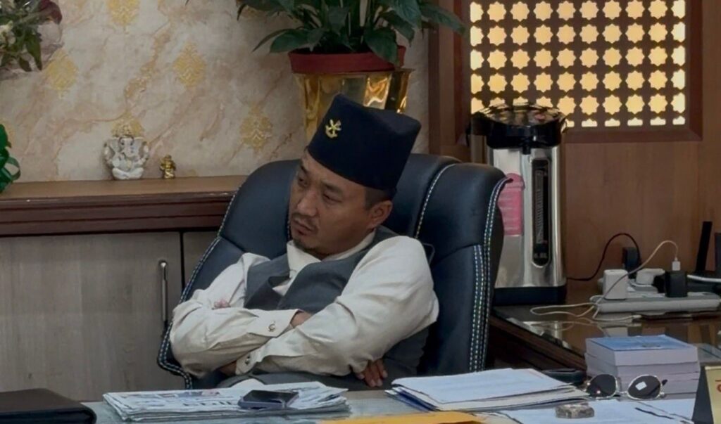 गृहमन्त्रीले सुने कार्यालयमै सर्वसाधारणका गुनासा, गम्भीरतापूर्वक आवश्यक पहल गर्ने प्रतिबद्धता