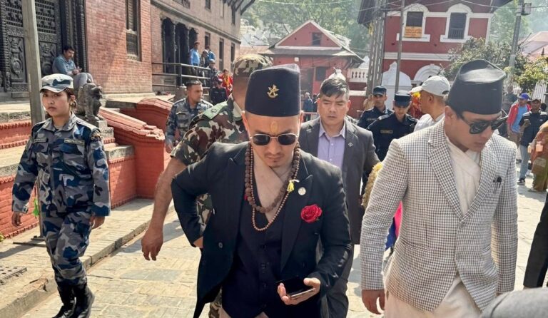 गृहमन्त्री गुरुङ काभ्रेको रोशी खोलाको स्थलगत निरीक्षण गर्न जाने