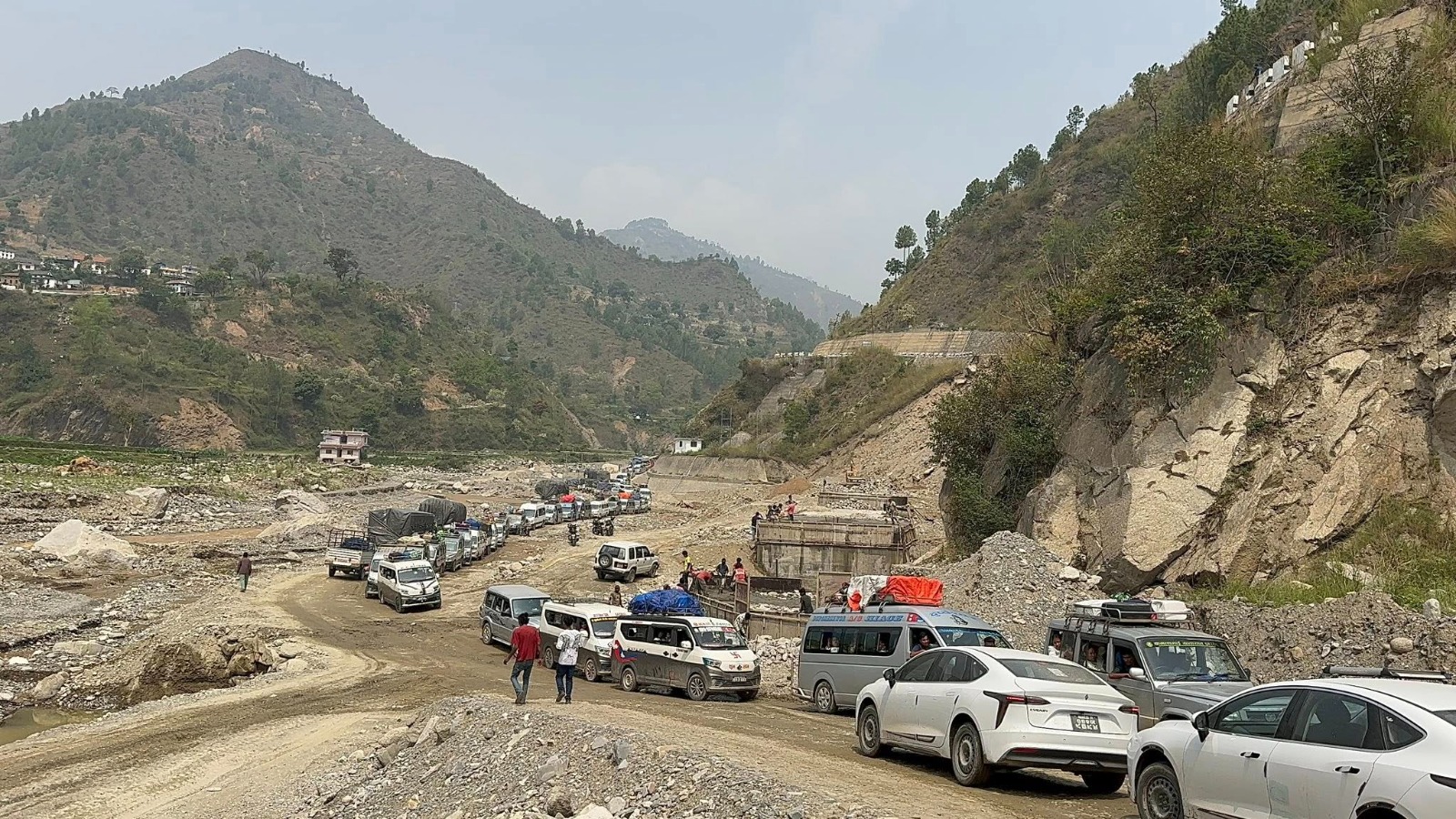 डाइभर्सन मर्मतपछि बिपी राजमार्ग एकतर्फी रूपमा सञ्चालन