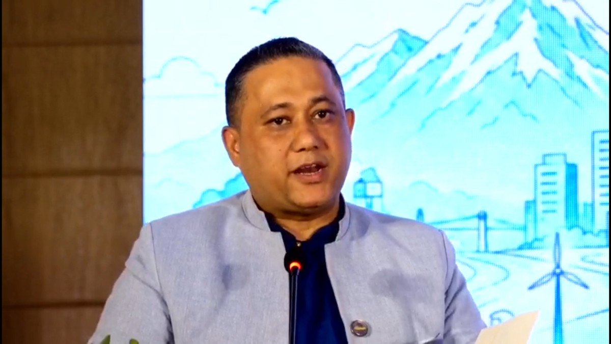 सरकार सुशासन र द्रुत आर्थिक विकासको काममा प्रतिबद्ध छ : परराष्ट्रमन्त्री खनाल
